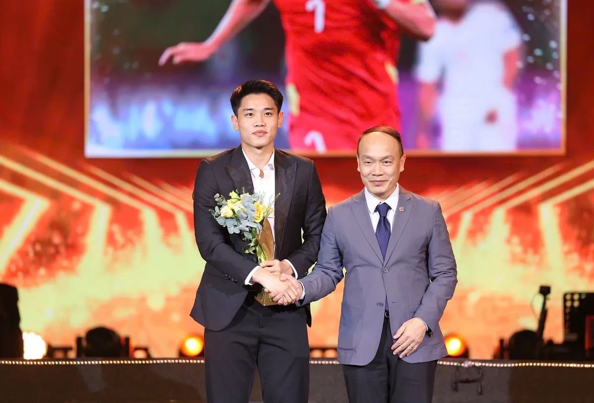 Đình Bắc và U22 Việt Nam được vinh danh tại Giải thưởng Cống hiến 2026- Ảnh 2.