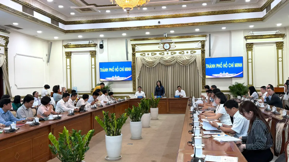 Bộ trưởng Đ&agrave;o Hồng Lan: &ldquo;Thực phẩm bẩn kh&ocirc;ng chỉ l&agrave; gian lận, m&agrave; l&agrave; đầu độc sức khỏe giống n&ograve;i&rdquo; - Ảnh 1.