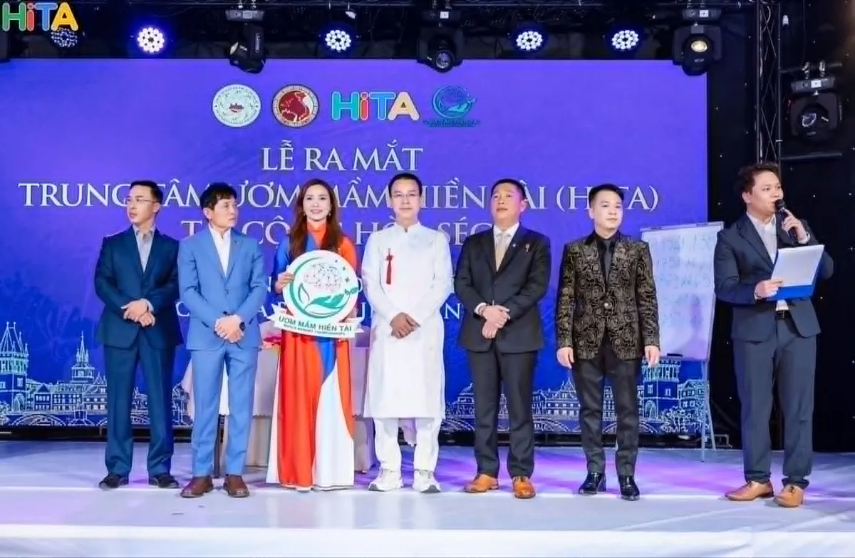 Ai đang dạy con người Việt ở nước ngo&agrave;i? - Ảnh 2.