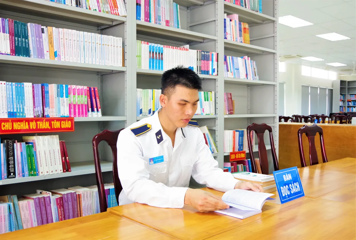 Học vi&ecirc;n Học viện Hải qu&acirc;n v&agrave; h&agrave;nh tr&igrave;nh chinh phục Olympic H&oacute;a học- Ảnh 2.