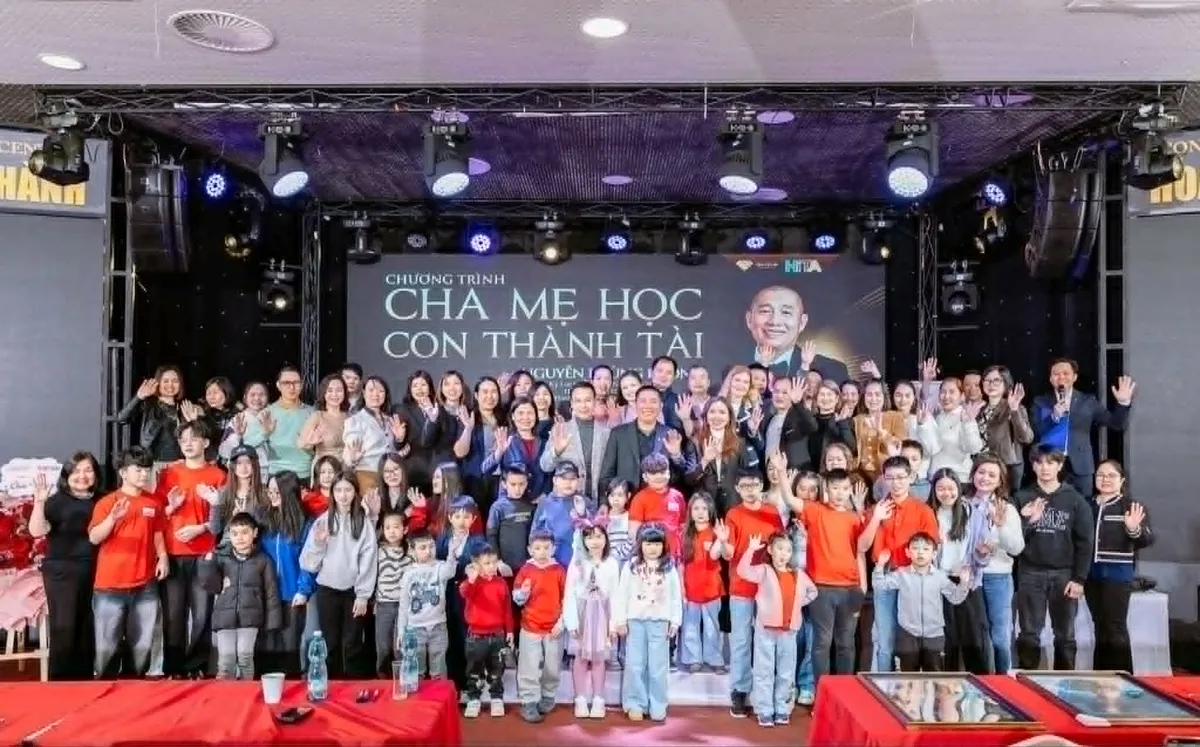 Ai đang dạy con người Việt ở nước ngo&agrave;i? - Ảnh 1.