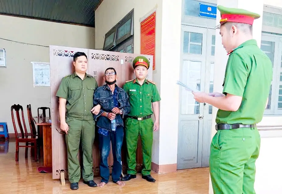 Bắt tạm giam B&igrave;nh "ch&ocirc;m" - đối tượng c&oacute; 19 tiền &aacute;n về tội trộm cắp t&agrave;i sản- Ảnh 1.