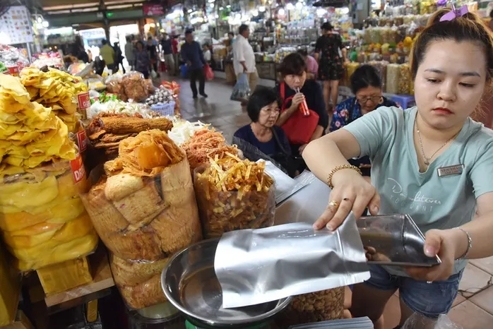 Ngưỡng doanh thu miễn thuế với hộ kinh doanh n&ecirc;n ở mức n&agrave;o?- Ảnh 1.