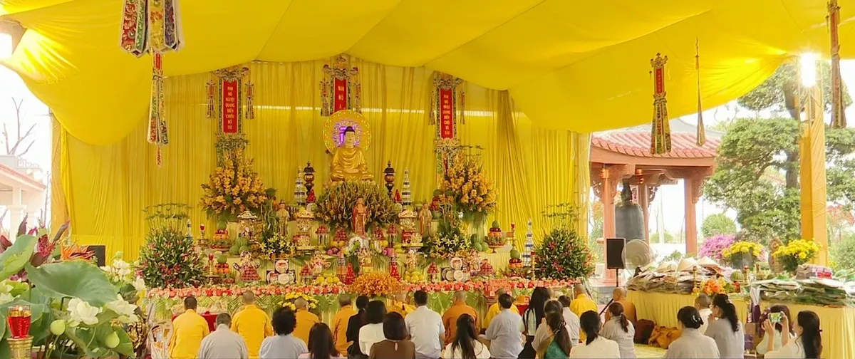 Lễ cầu si&ecirc;u tri &acirc;n c&aacute;c anh h&ugrave;ng liệt sĩ tại Bến ph&agrave; Gianh- Ảnh 2.