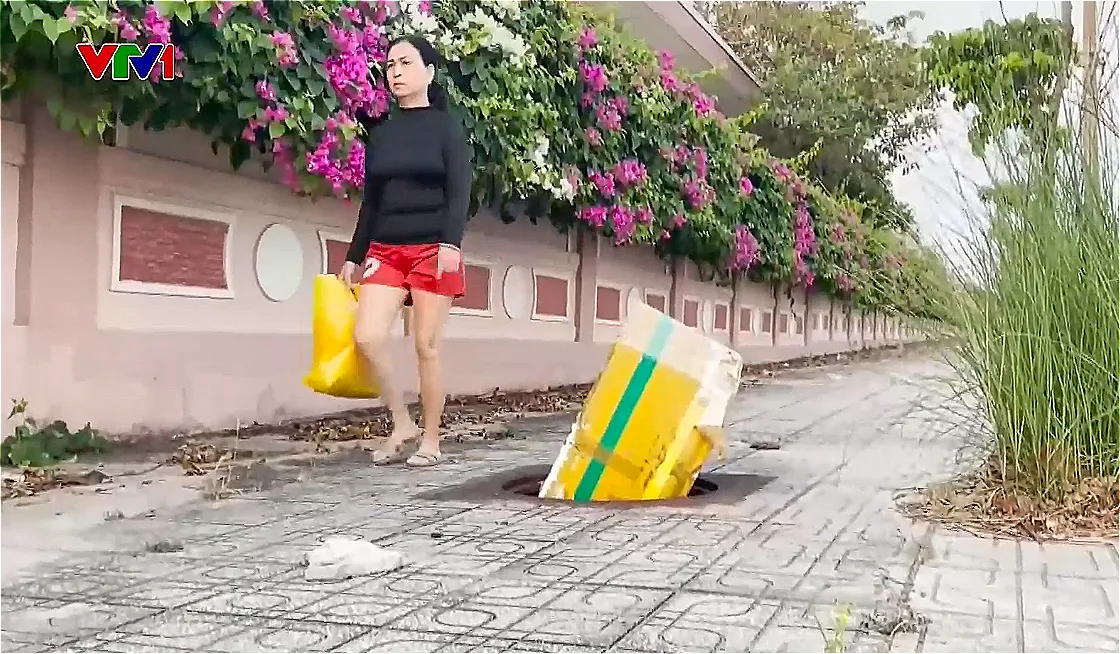 H&agrave;ng loạt hố ga ở Đắk Lắk mất nắp, vỉa h&egrave; th&agrave;nh &ldquo;bẫy tử thần&rdquo; - Ảnh 2.