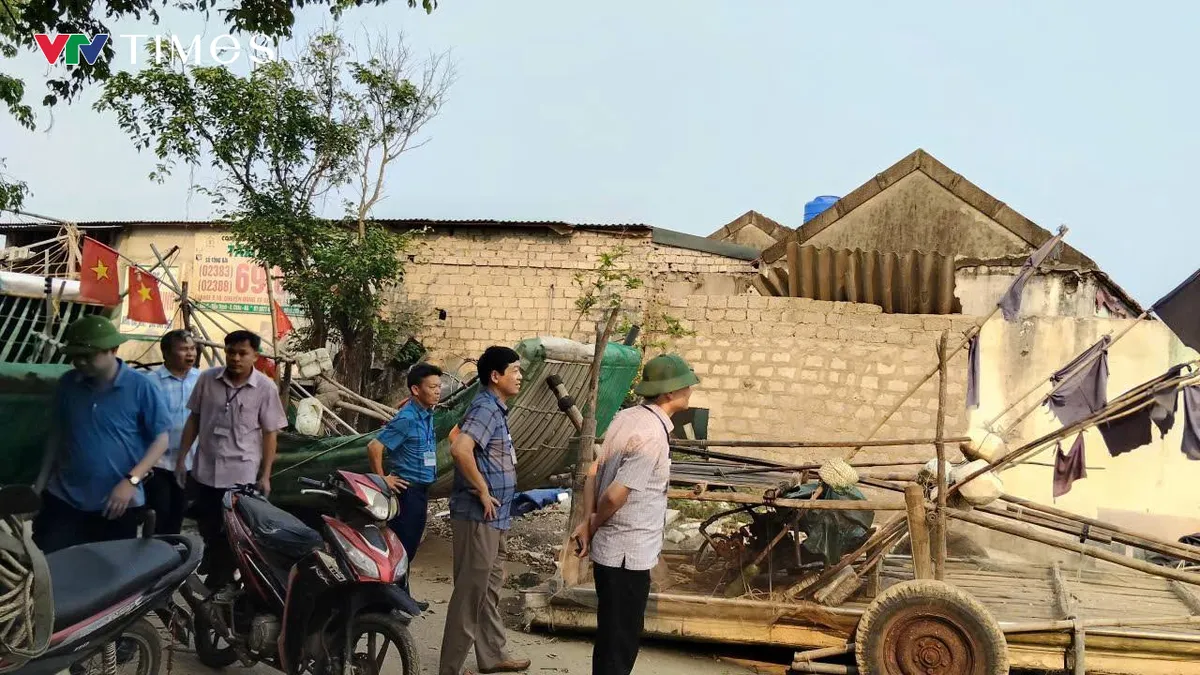 Nghệ An: Th&aacute;o dỡ ki-ốt tại khu vực &ldquo;phố đ&egrave;n đỏ&rdquo;, khai ph&aacute; tiềm năng du lịch biển - Ảnh 2.