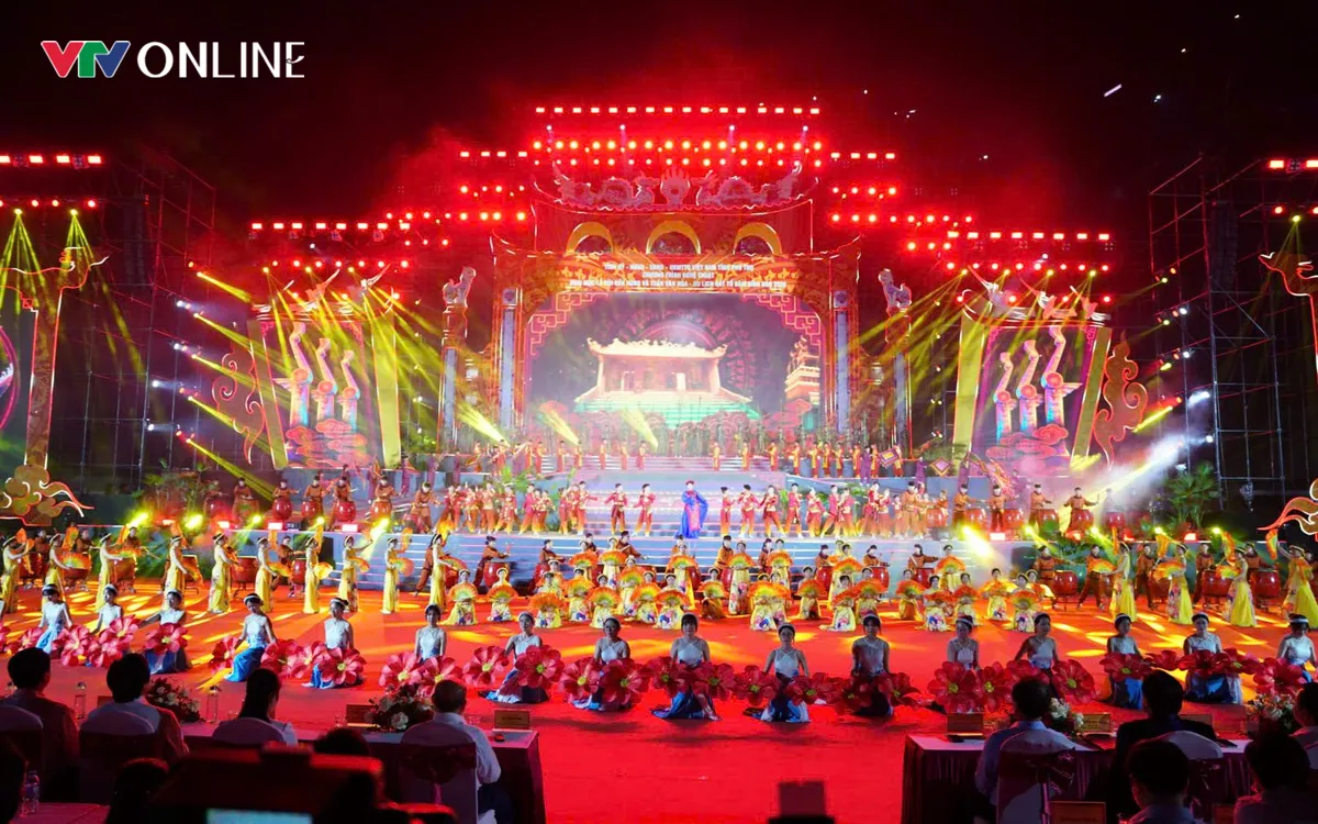 Chương trình "Linh thiêng nguồn cội - Đất Tổ Hùng Vương" là điểm nhấn của buổi lễ khai mạc.