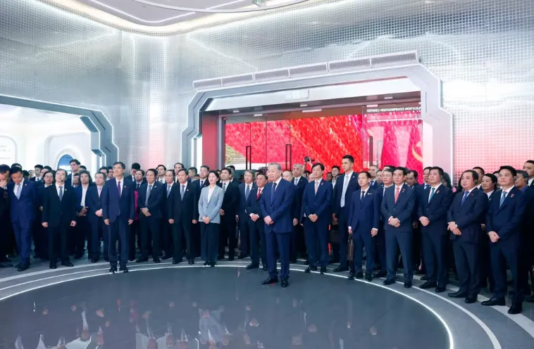 Tổng B&iacute; thư, Chủ tịch nước tham quan Trung t&acirc;m tr&iacute; tuệ nh&acirc;n tạo Trung Quốc - ASEAN - Ảnh 3.