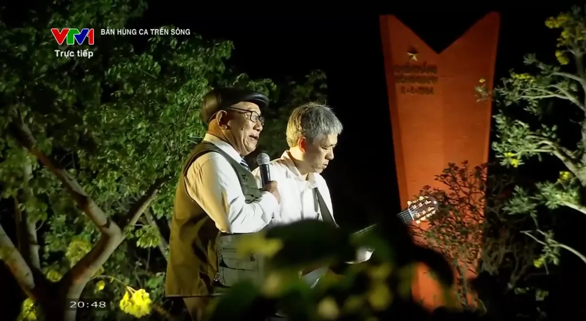 Bản h&ugrave;ng ca tr&ecirc;n s&ocirc;ng: Trang nghi&ecirc;m, x&uacute;c động v&agrave; gi&agrave;u sức lay động- Ảnh 14.