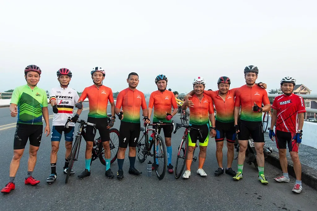 Ng&agrave;y hội đạp xe v&igrave; ho&agrave; b&igrave;nh- Ảnh 2.