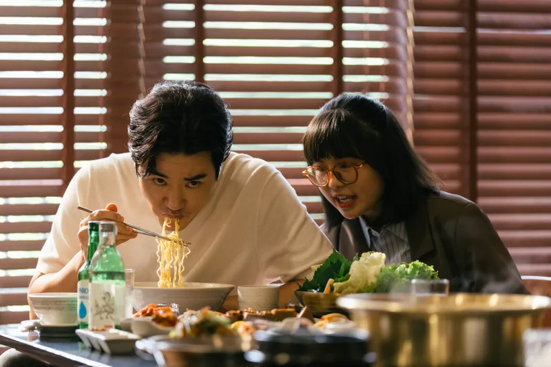 Sao phim 18+ H&agrave;n Quốc g&acirc;y bất ngờ trong Đại tiệc trăng m&aacute;u 8 - Ảnh 1.