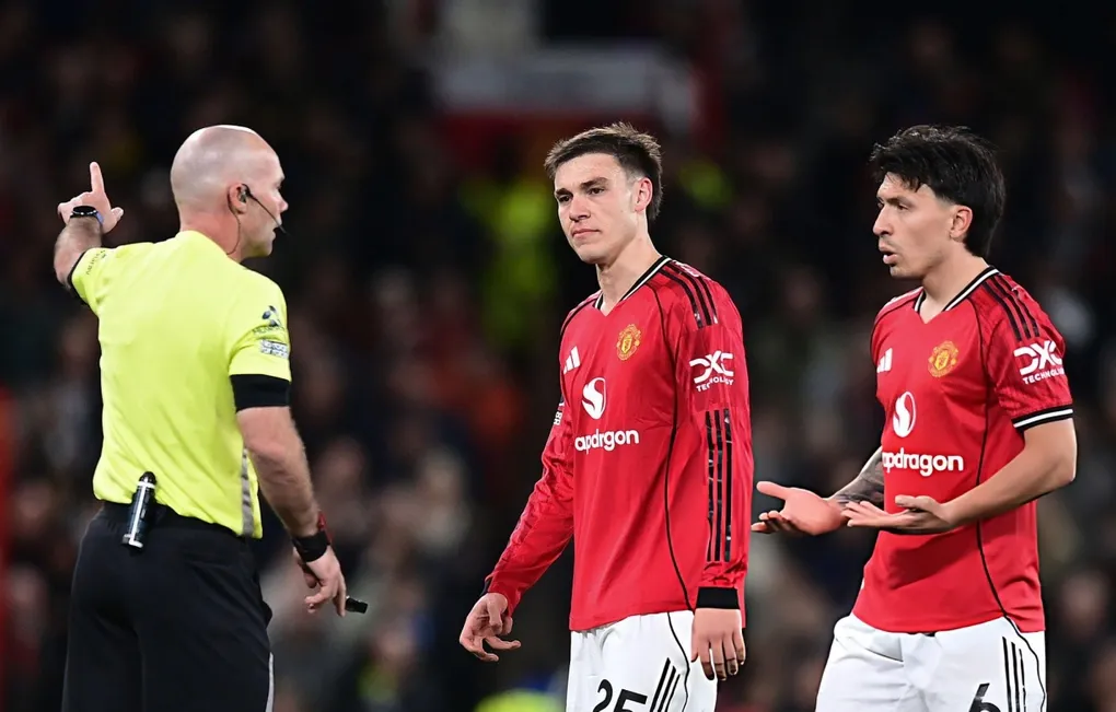 Đại chiến Chelsea &ndash; Man Utd: Si&ecirc;u m&aacute;y t&iacute;nh nghi&ecirc;ng về đội chủ nh&agrave;- Ảnh 1.