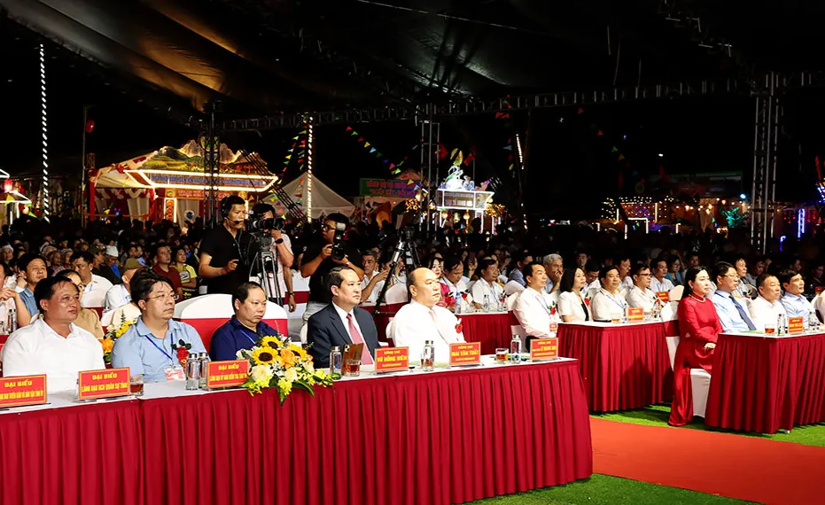 Khai hội C&uacute;c Phương: "Bữa tiệc" văn h&oacute;a, thể thao đậm chất đại ng&agrave;n - Ảnh 2.