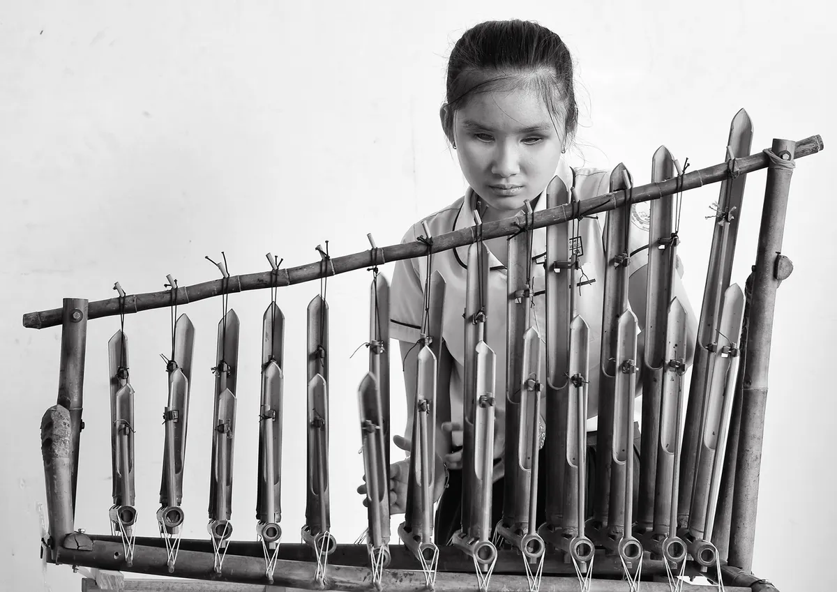 Triển l&atilde;m &ldquo;&Aacute;nh s&aacute;ng & B&oacute;ng tối&rdquo; -  c&acirc;u chuyện về niềm tin v&agrave; l&ograve;ng trắc ẩn- Ảnh 7.