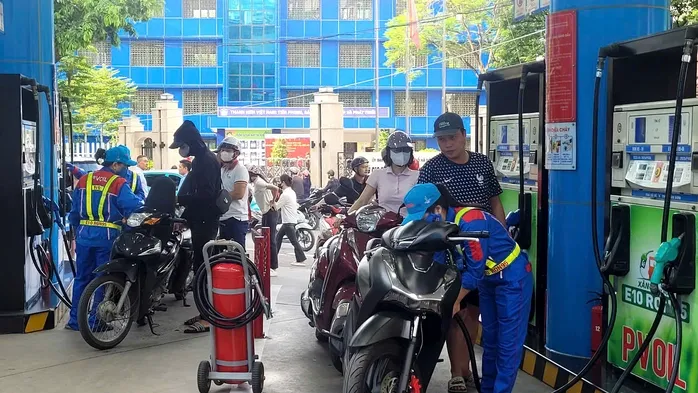 Những điều cần biết về xăng E10, nhi&ecirc;n liệu sắp thay thế xăng RON92, RON95?- Ảnh 1.