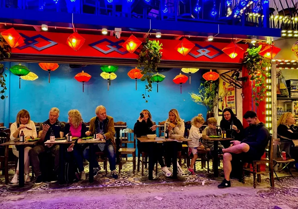 H&agrave; Nội lọt top 10 th&agrave;nh phố nhiều m&agrave;u sắc nhất thế giới- Ảnh 1.