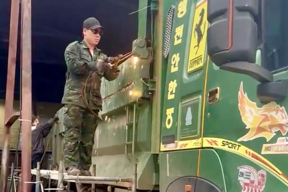 H&agrave; Nội: Xử phạt nhiều chủ xe tải cơi nới th&agrave;nh th&ugrave;ng - Ảnh 2.