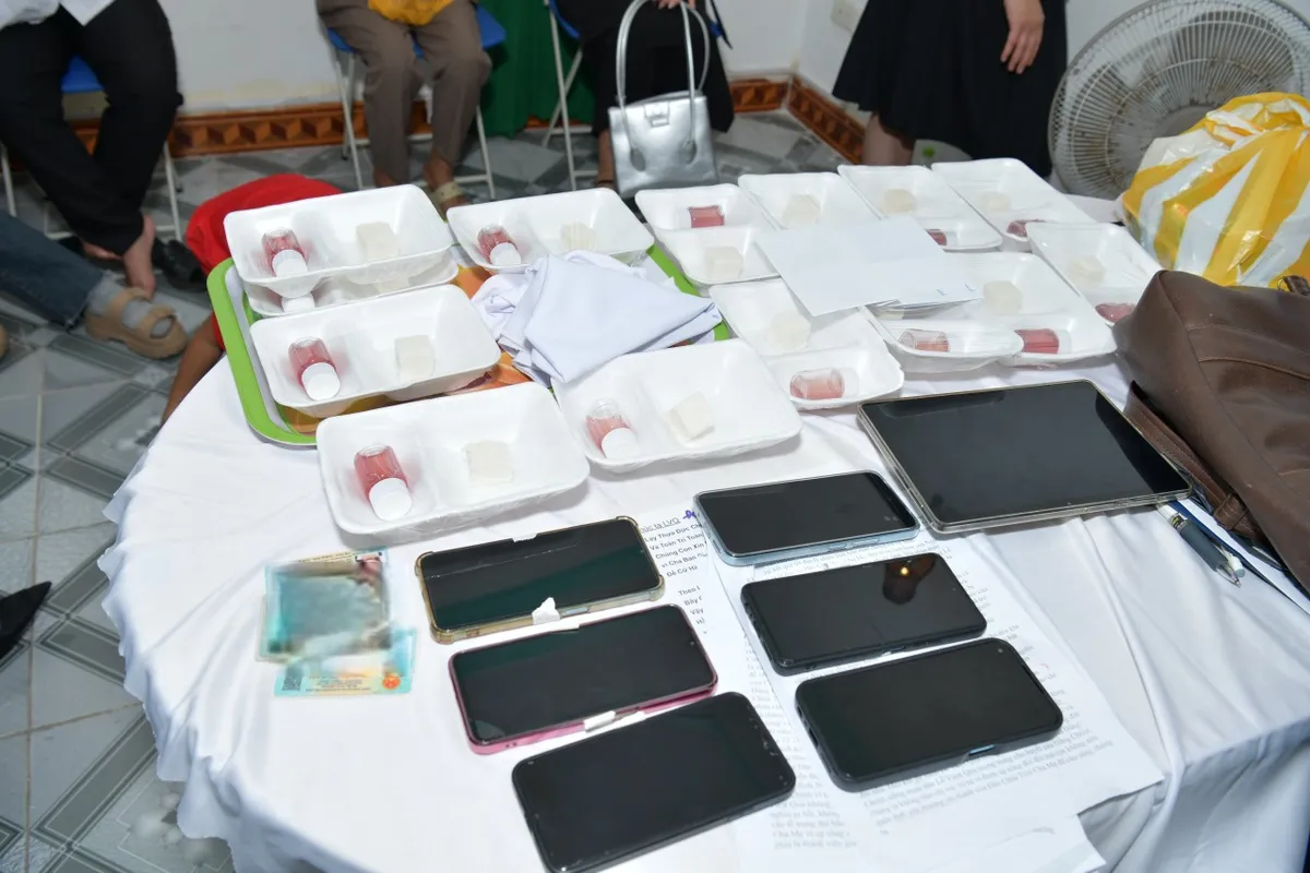 Ph&aacute;t hiện nh&oacute;m &ldquo;Hội th&aacute;nh của Đức ch&uacute;a trời mẹ&rdquo; tr&aacute;i ph&eacute;p- Ảnh 2.