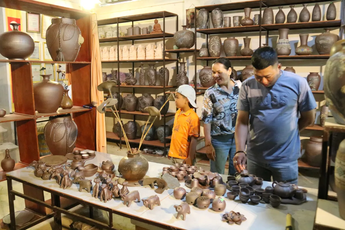 Giữ lửa cho gốm Phước T&iacute;ch- Ảnh 10.
