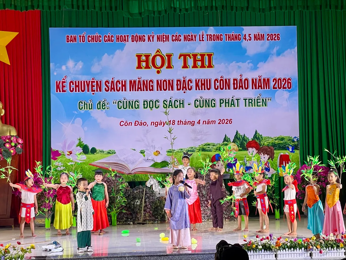 Nghe măng non kể chuyện s&aacute;ch ở đặc khu C&ocirc;n Đảo- Ảnh 2.