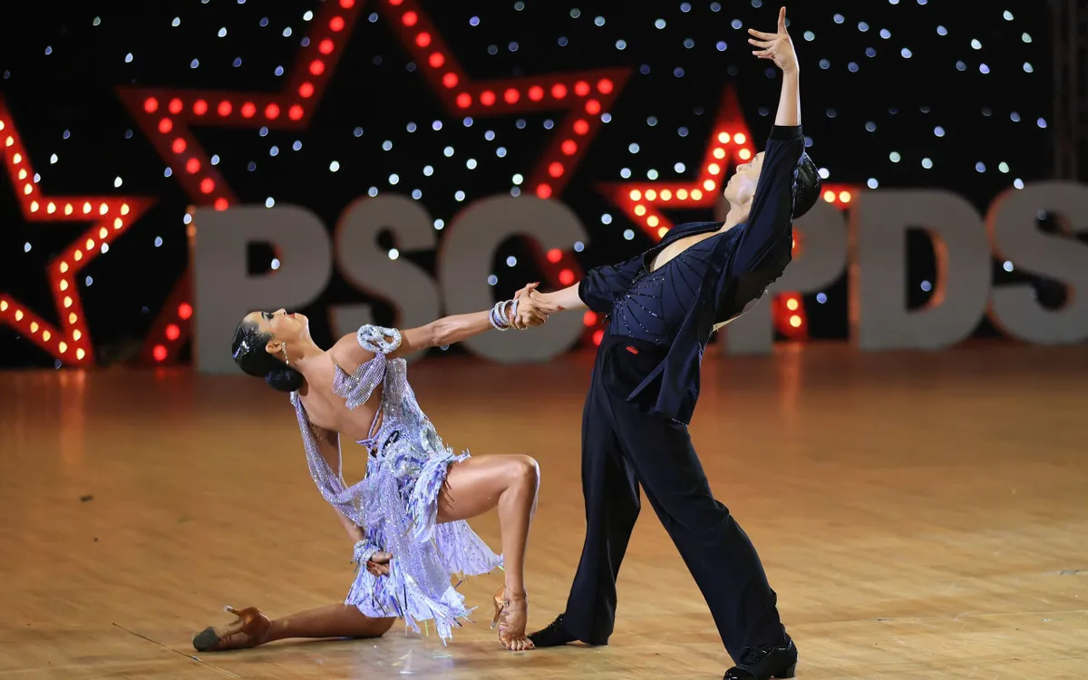 ĐT DanceSport Việt Nam thi đấu ấn tượng trong ngày khởi tranh giải Đông Nam Á diễn ra tại Philippines.
