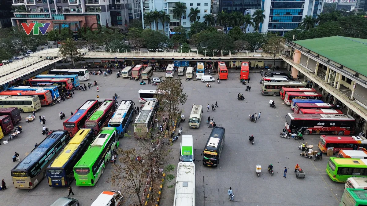 C&aacute;c đơn vị vận tải kh&aacute;ch điều chỉnh khai th&aacute;c, gom chuyến đảm bảo phục vụ dịp nghỉ lễ - Ảnh 1.