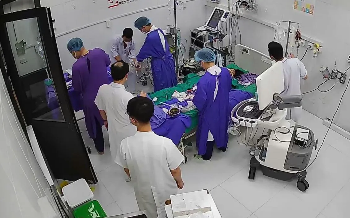 Bệnh nhi được thiết lập ECMO VA.