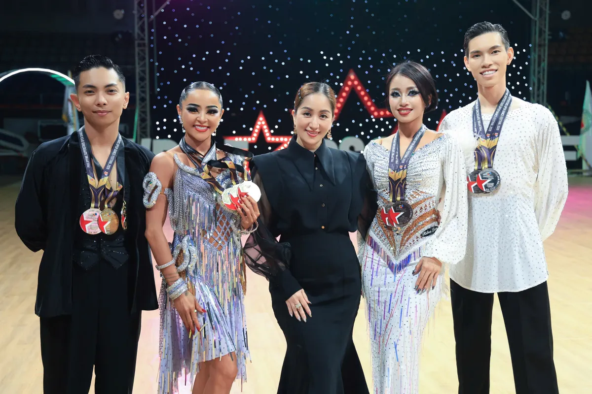 DanceSport Việt Nam ra qu&acirc;n ấn tượng tại giải Đ&ocirc;ng Nam &Aacute;- Ảnh 1.