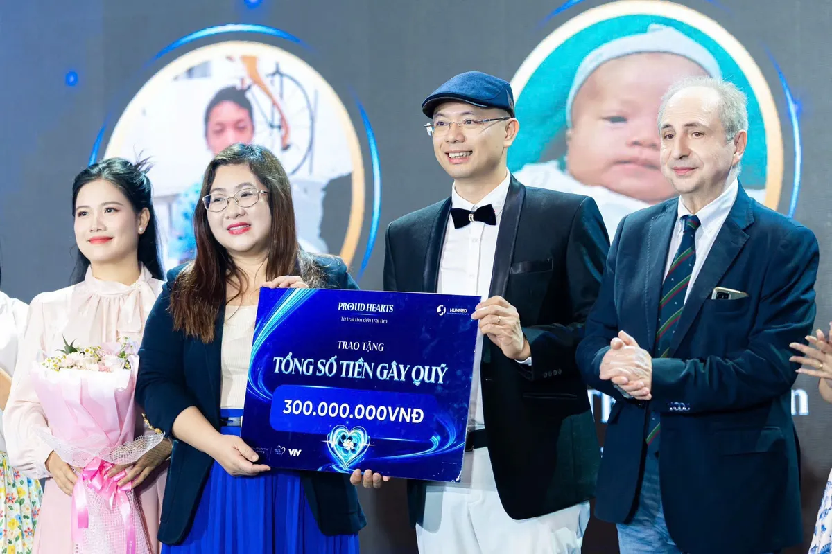 Hunmed trao hỗ trợ 300 triệu đồng cho chương tr&igrave;nh Tr&aacute;i tim cho em- Ảnh 1.