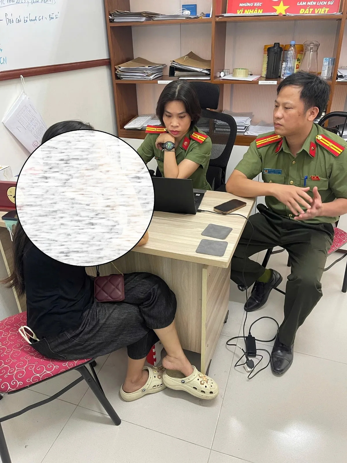 H&agrave; Nội: Xử l&yacute; 3 trường hợp đăng th&ocirc;ng tin sai sự thật về chi trả bồi thường tr&ecirc;n mạng - Ảnh 1.