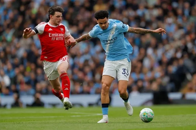 Man City thắng Arsenal, cuộc đua v&ocirc; địch Ngoại hạng Anh th&ecirc;m kịch t&iacute;nh- Ảnh 1.
