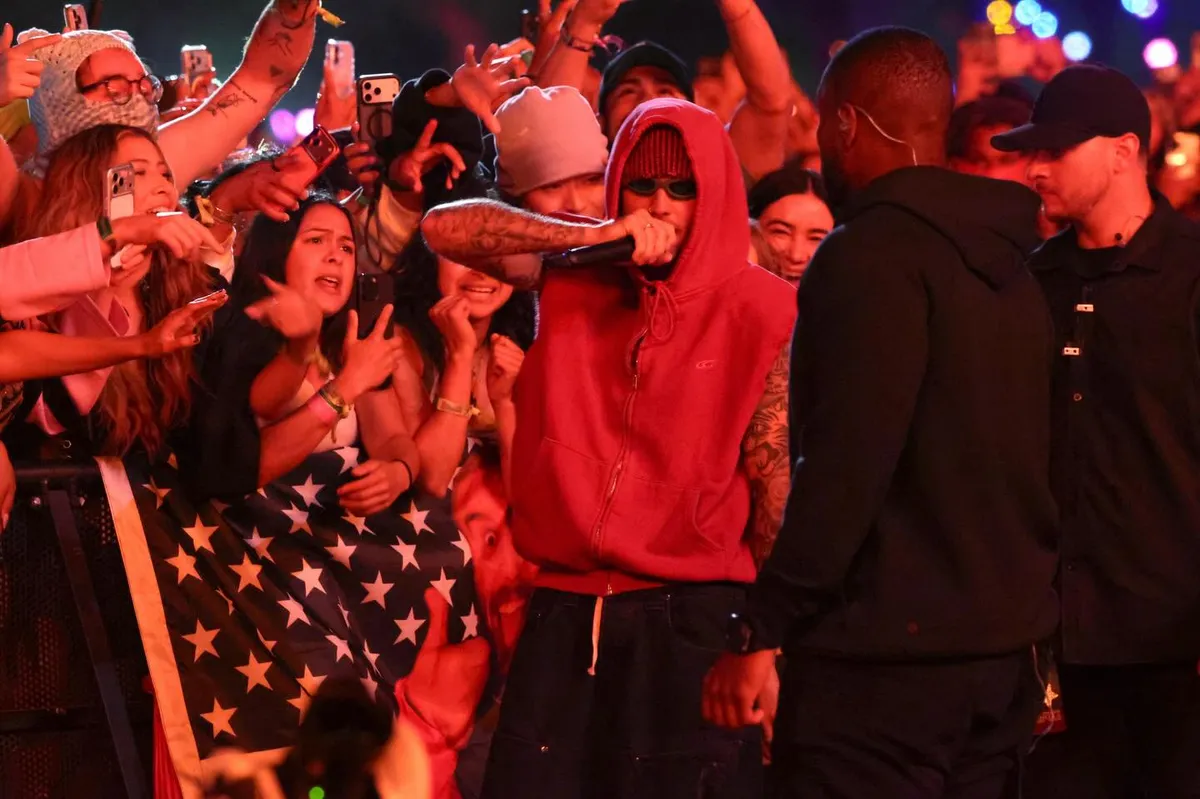 Justin Bieber khuấy động Coachella cuối tuần 2 với m&agrave;n trở lại đầy thắng lợi - Ảnh 2.