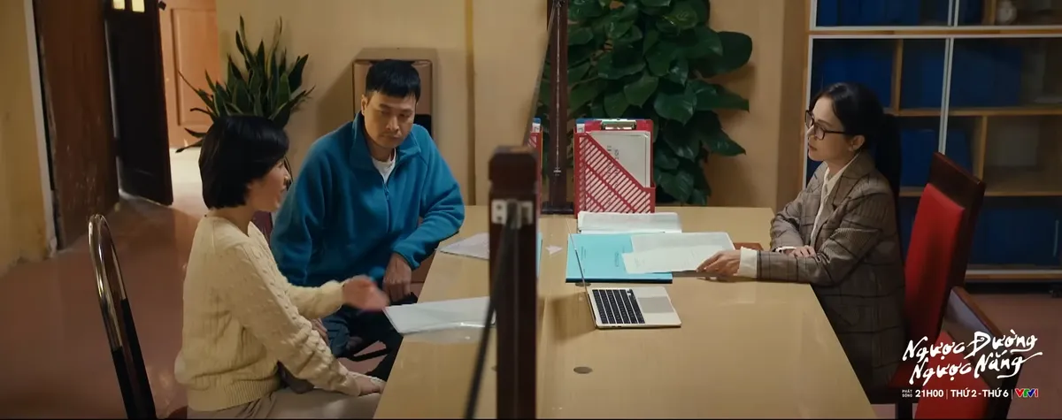 Ngược đường ngược nắng - Tập 15: Thắng v&agrave; Hồng "bắt tay" để chia rẽ cặp đ&ocirc;i Mai - Trung - Ảnh 6.