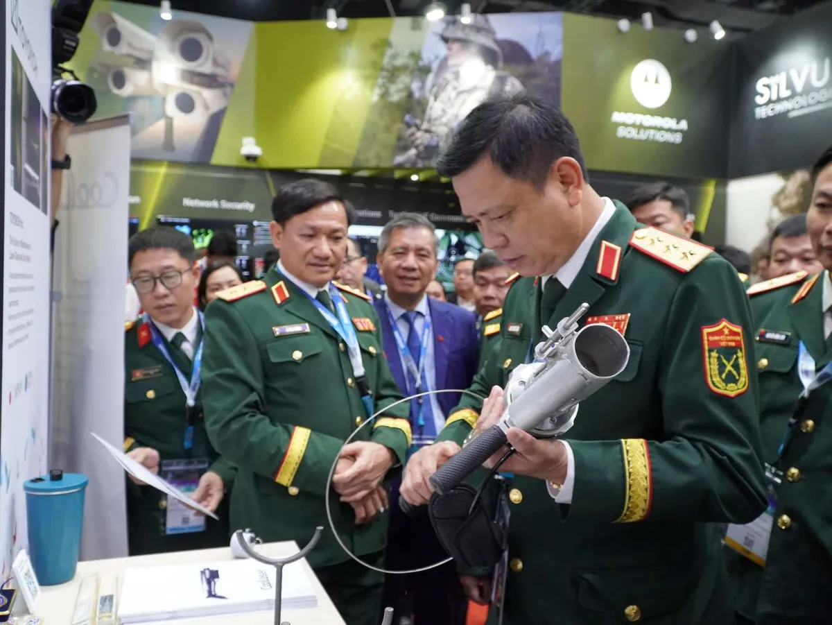 Việt Nam tham dự triển l&atilde;m Quốc ph&ograve;ng ch&acirc;u &Aacute; tại Malaysia - Ảnh 2.