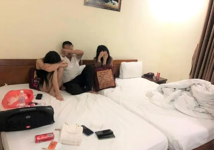 X&eacute;t xử vụ &aacute;n ma t&uacute;y tại qu&aacute;n Ho&agrave;ng Kim: Cựu Ph&oacute; Chủ tịch phường bị c&aacute;o buộc khởi xướng sử dụng ma t&uacute;y- Ảnh 1.