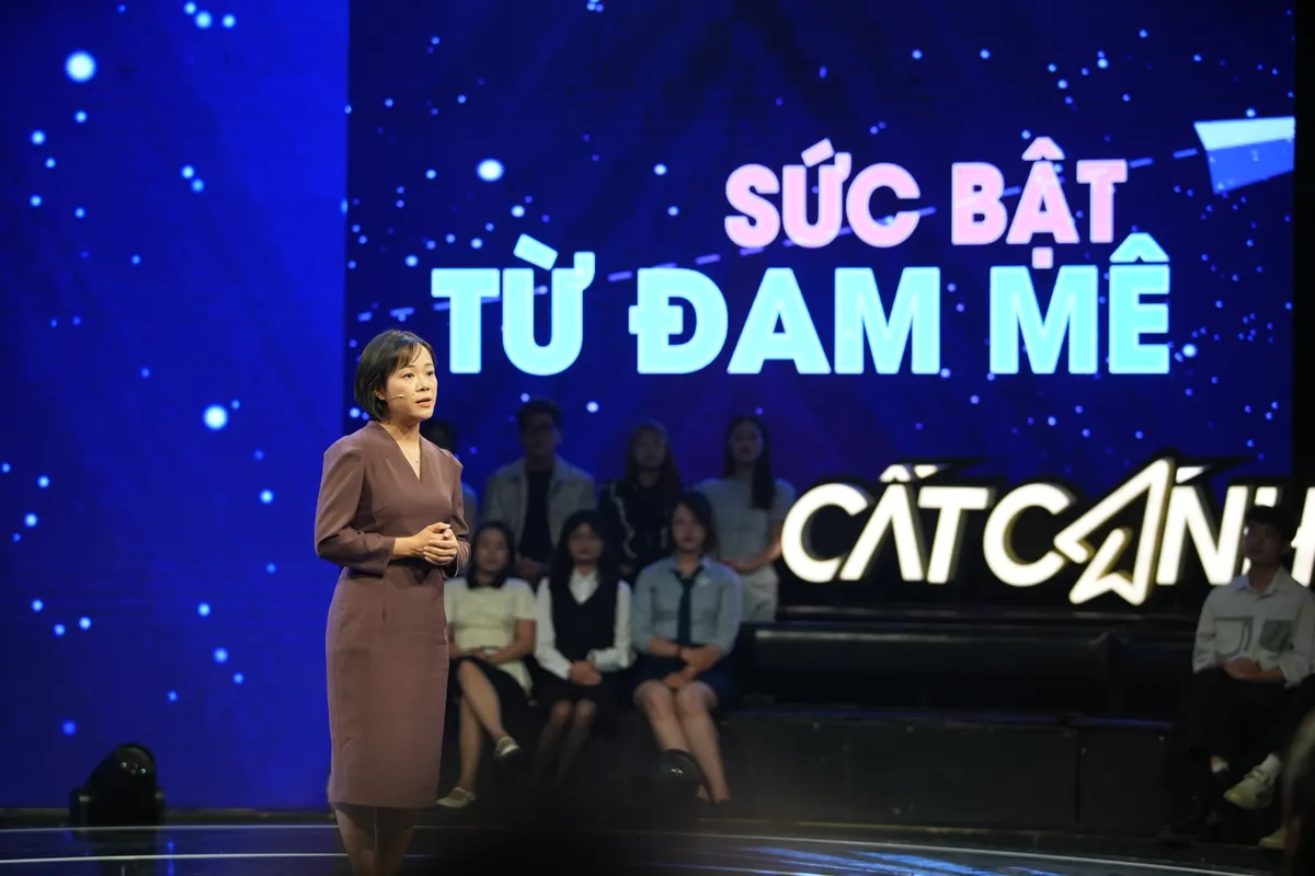 Cất c&aacute;nh th&aacute;ng 4: V&igrave; một Việt Nam ph&aacute;t triển bền vững v&agrave; đầy kh&aacute;t vọng - Ảnh 2.