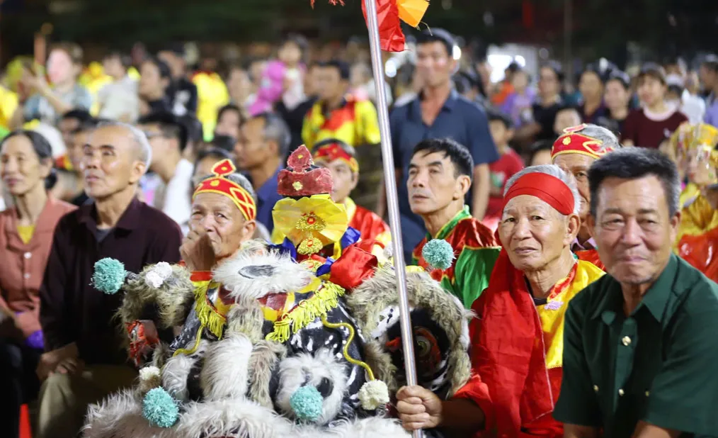 Ninh B&igrave;nh khai hội Phủ Dầy 2026: T&ocirc;n vinh t&iacute;n ngưỡng thờ Mẫu - Ảnh 3.