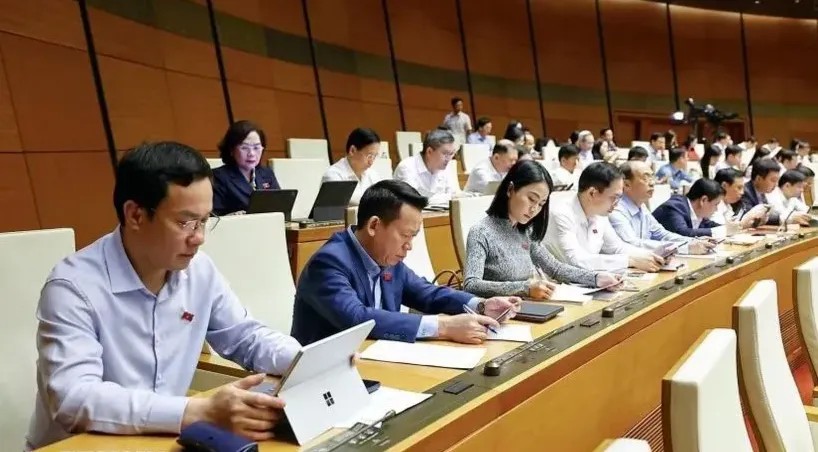 Ph&ecirc; chuẩn hai đại biểu Quốc hội hoạt động chuy&ecirc;n tr&aacute;ch tại L&acirc;m Đồng v&agrave; Thanh H&oacute;a- Ảnh 1.