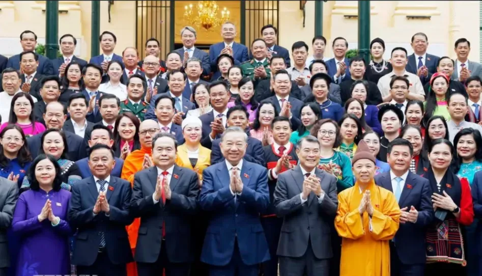 Tổng B&iacute; thư, Chủ tịch nước T&ocirc; L&acirc;m gặp mặt đại biểu Quốc hội l&agrave; người d&acirc;n tộc thiểu số, nhấn mạnh đổi mới tư duy ch&iacute;nh s&aacute;ch d&acirc;n tộc- Ảnh 1.