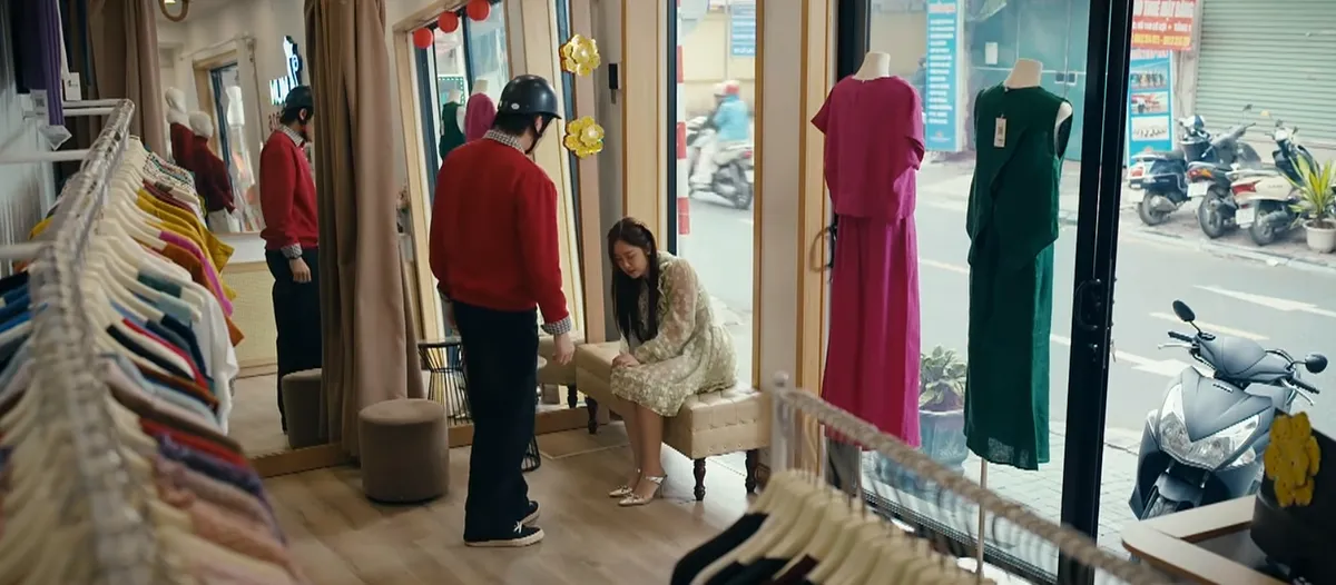 Ngược đường ngược nắng - Tập 14: Hồng giở tr&ograve; lừa Trung l&ecirc;n ph&ograve;ng, Mai bị d&igrave; cấm cản - Ảnh 1.