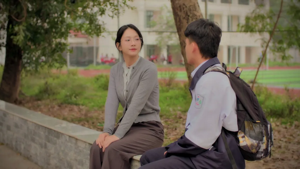 Bước ch&acirc;n v&agrave;o đời - Tập 25: Trang tiếp sức cho g&aacute;i hư ăn vạ nh&agrave; Qu&acirc;n - Ảnh 13.