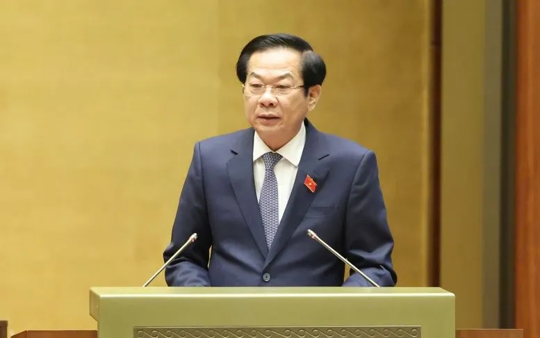 Thừa ủy quyền Thủ tướng Chính phủ, Bộ trưởng Bộ Nội vụ trình bày Tờ trình về việc thành lập thành phố Đồng Nai trực thuộc Trung ương - Ảnh: VGP