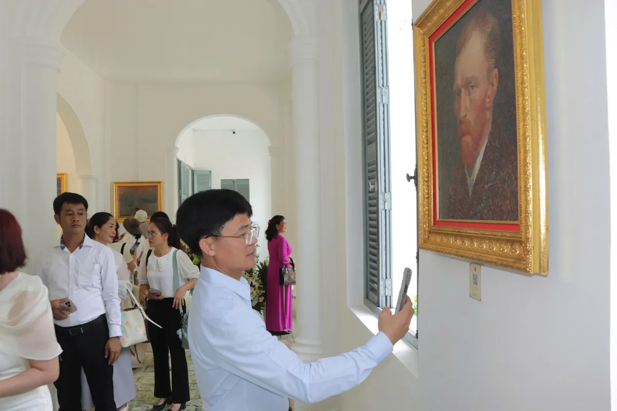 Nhiều kiệt t&aacute;c hội họa thế giới hội tụ tại triển l&atilde;m &ldquo;Ng&ocirc;i nh&agrave; &aacute;nh s&aacute;ng&rdquo;- Ảnh 2.