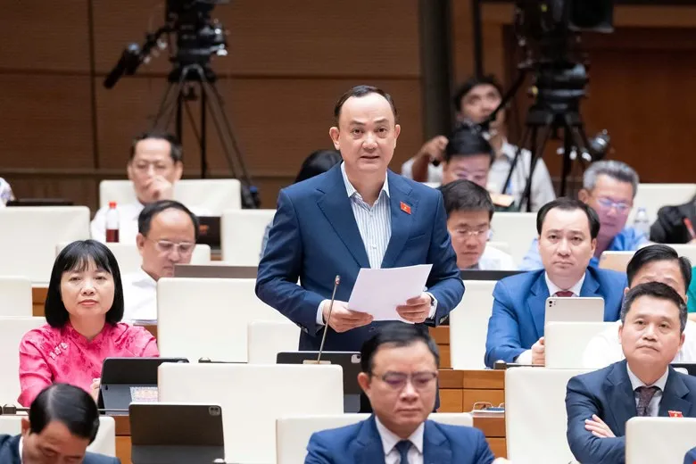 "Gi&aacute; nh&agrave; gấp đến 30 lần thu nhập, người trẻ l&agrave;m cật lực 30 năm kh&ocirc;ng mua nổi một căn nh&agrave;" - Ảnh 2.