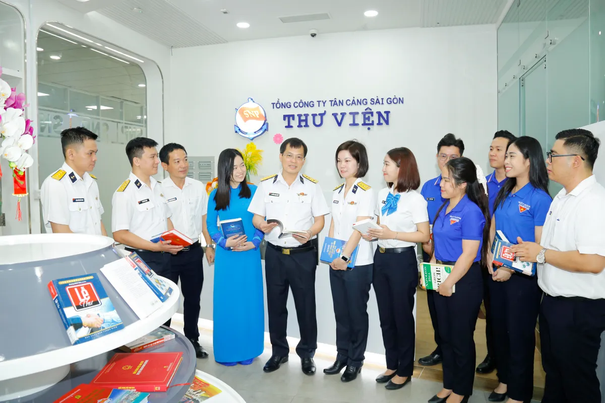 Khai mạc Ng&agrave;y s&aacute;ch v&agrave; văn h&oacute;a đọc tại Binh đo&agrave;n 20- Ảnh 2.