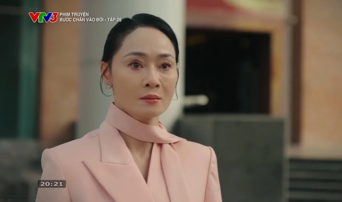 Bước ch&acirc;n v&agrave;o đời - Tập 26: Thương đau x&oacute;t biết Trang g&agrave;i bẫy h&atilde;m hại Qu&acirc;n - Ảnh 3.