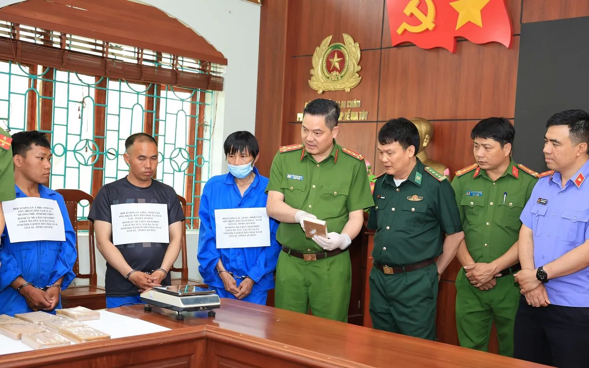 Lai Ch&acirc;u: Triệt ph&aacute; đường d&acirc;y ma t&uacute;y li&ecirc;n tỉnh, thu giữ 9 b&aacute;nh heroin- Ảnh 1.