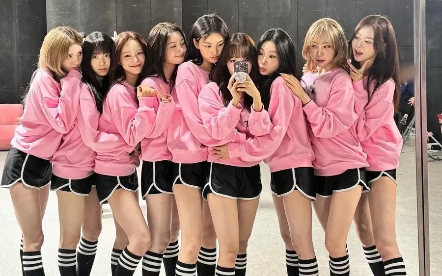 I.O.I trở lại với EP trước thềm tour tái hợp kỷ niệm 10 năm