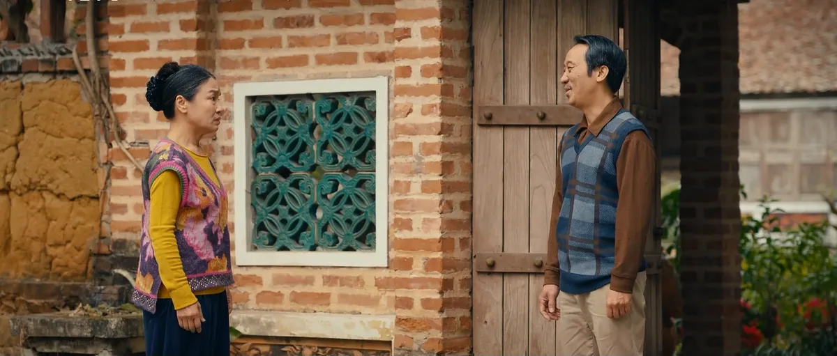 Ngược đường ngược nắng - Tập 15: &Acirc;n o&aacute;n giữa hai gia đ&igrave;nh Mai - Trung li&ecirc;n quan tới c&aacute;i chết của vợ &ocirc;ng Ph&uacute;c - Ảnh 3.