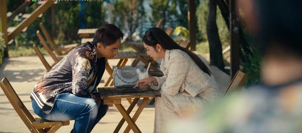 Ngược đường ngược nắng - Tập 15: &Acirc;n o&aacute;n giữa hai gia đ&igrave;nh Mai - Trung li&ecirc;n quan tới c&aacute;i chết của vợ &ocirc;ng Ph&uacute;c - Ảnh 4.